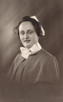 826145 Portret van zr. Beatrix van der Hoeven (1901-1990), die vanaf 1921 diacones in het Diakonessenhuis te Utrecht was.